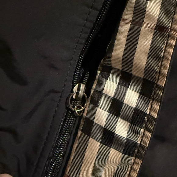 Navy Men’s Burberry Jacket. - Picture 2 of 10